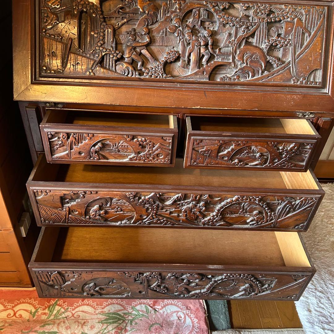 アンティーク家具　ライティングビューロー　彫刻入り