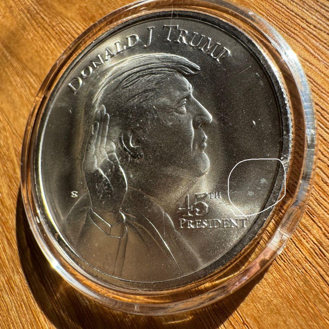 トランプ大統領　1オンス　銀貨　THE WHITE HOUSE