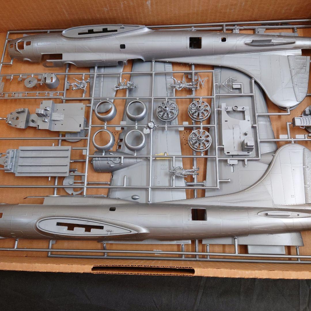 B-17G 1/48 モノグラム (特別版→付属品多数)