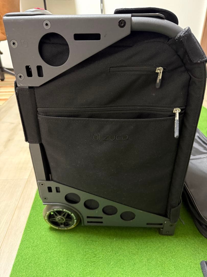 ZUCAズーカ　座れるキャリーケース　中古