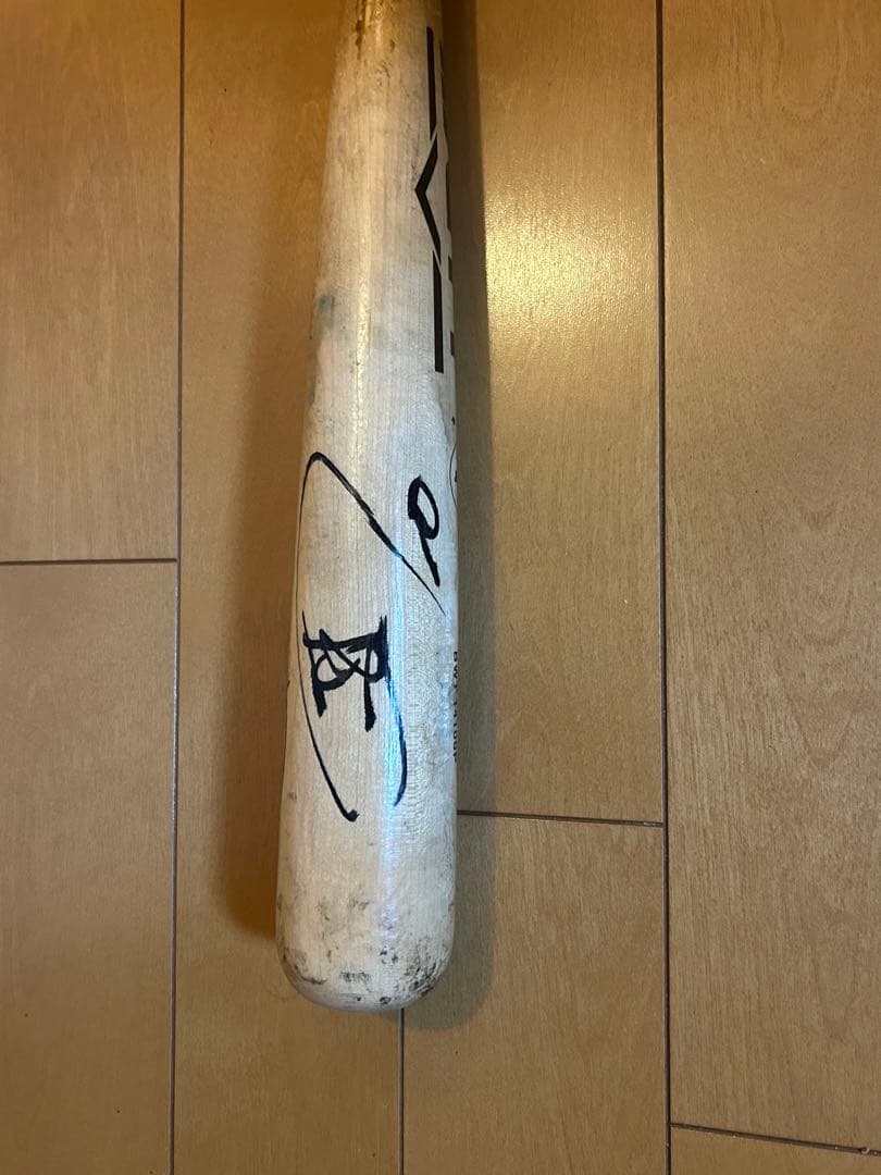 森友哉直筆サイン入りバット