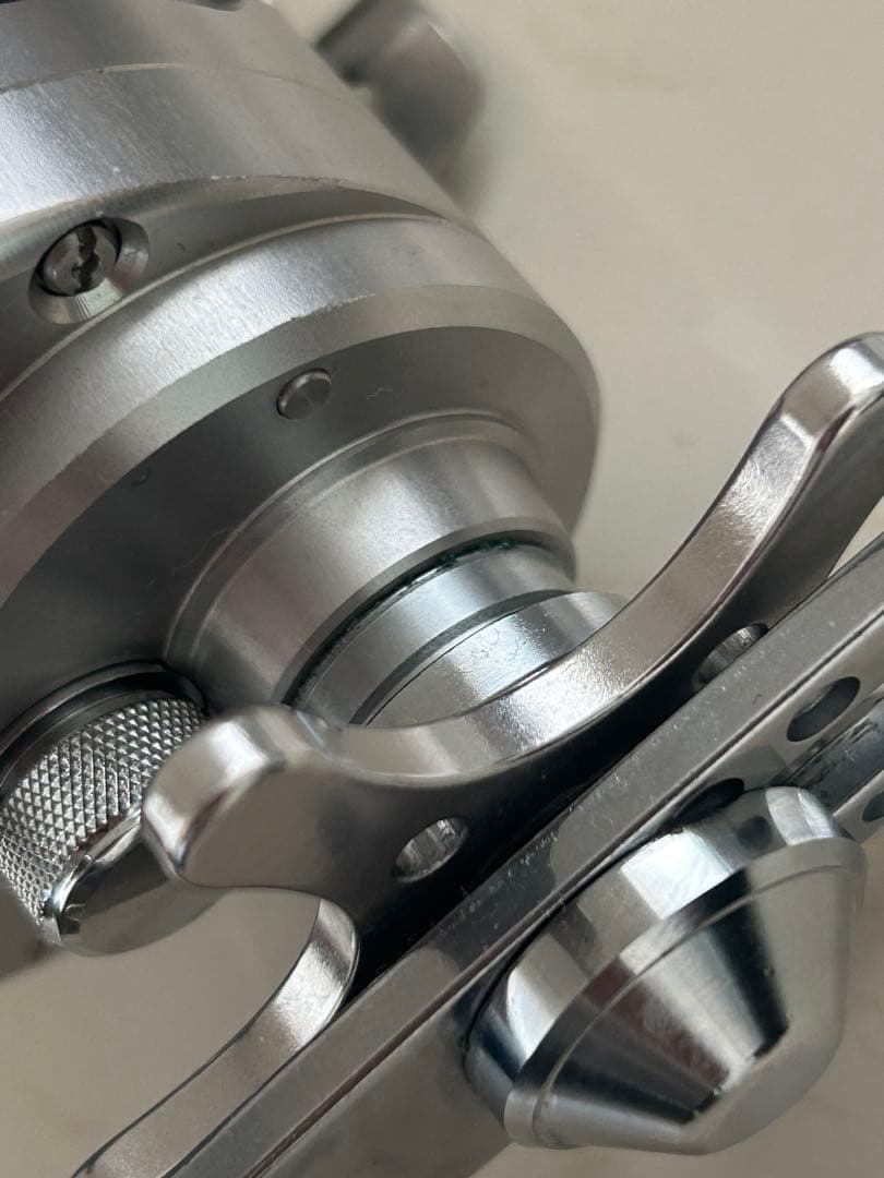 ダイワ　SALTIGA Daiwa Z-30ベイトリール　純正ハンドル付き