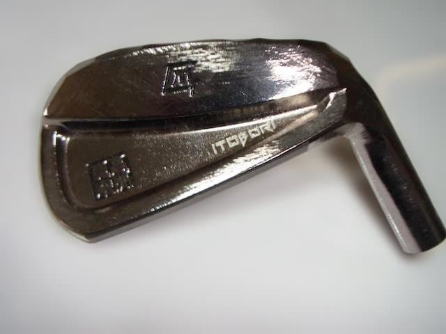 ”新品”ITOBORI (一刀彫)ハーフキャビティバック アイアン ◆ 6番