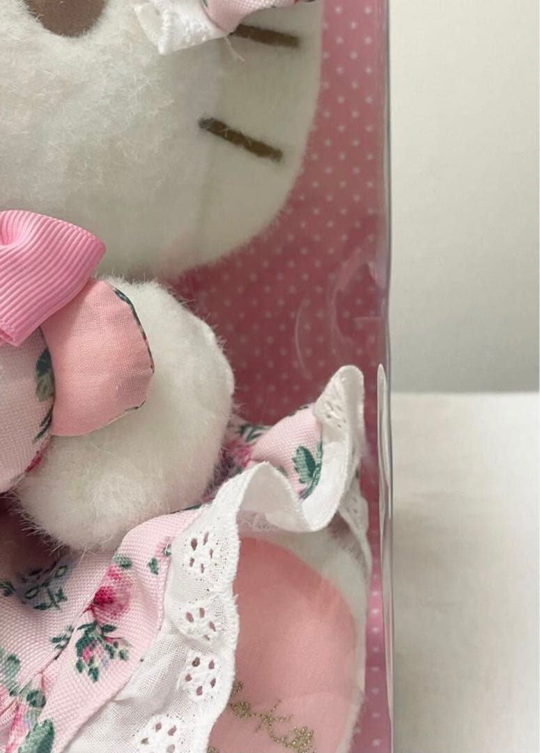 ハローキティ　ぬいぐるみ　2015年製　ローラアシュ　LAURA ASHLEY