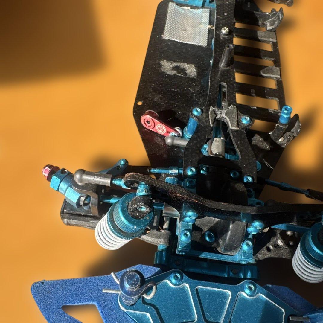 ミニ四駆シャーシ 青 カーボンファイバー