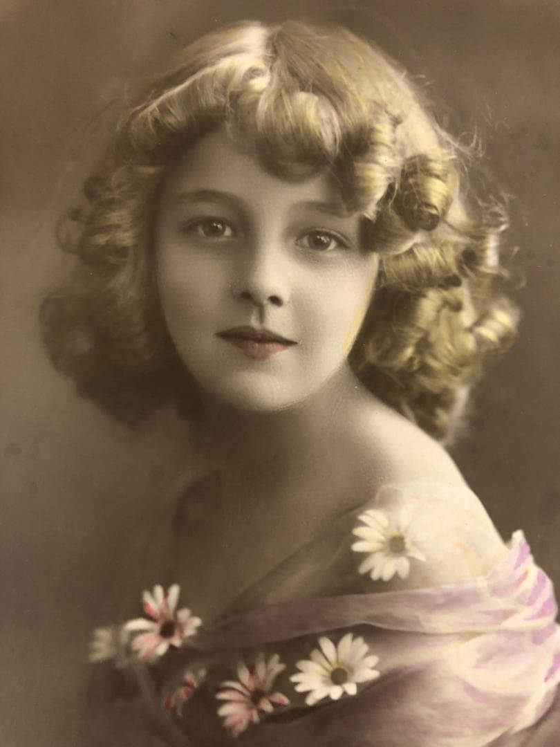 アンティーク ポストカード マーガレットと美しい少女