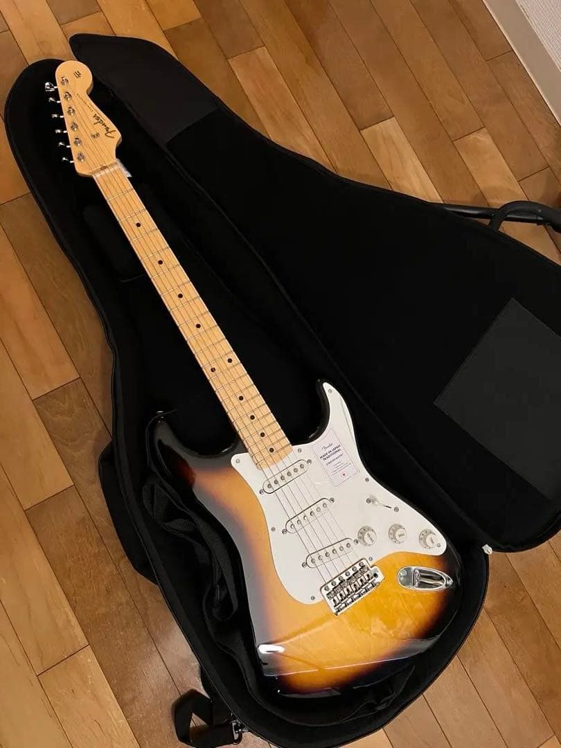 【美品】Fender japan ストラトキャスター 50'sサンバースト