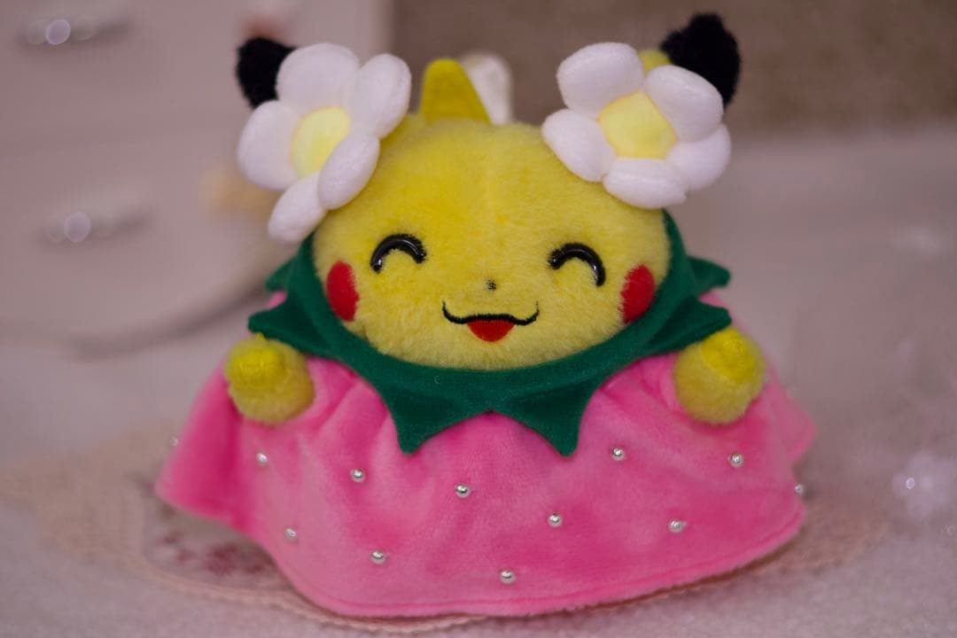 【お洋服のみ】初期ピカチュウ用 うさ耳帽子 いちごのワンピース