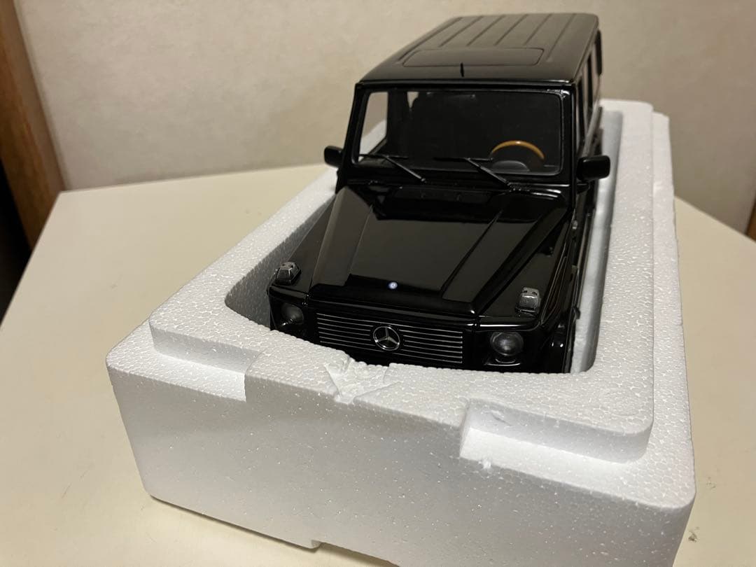 1/18 オートアート　メルセデスベンツ G-Wagon　黒