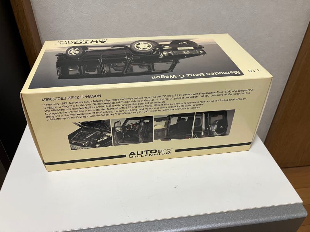 1/18 オートアート　メルセデスベンツ G-Wagon　黒