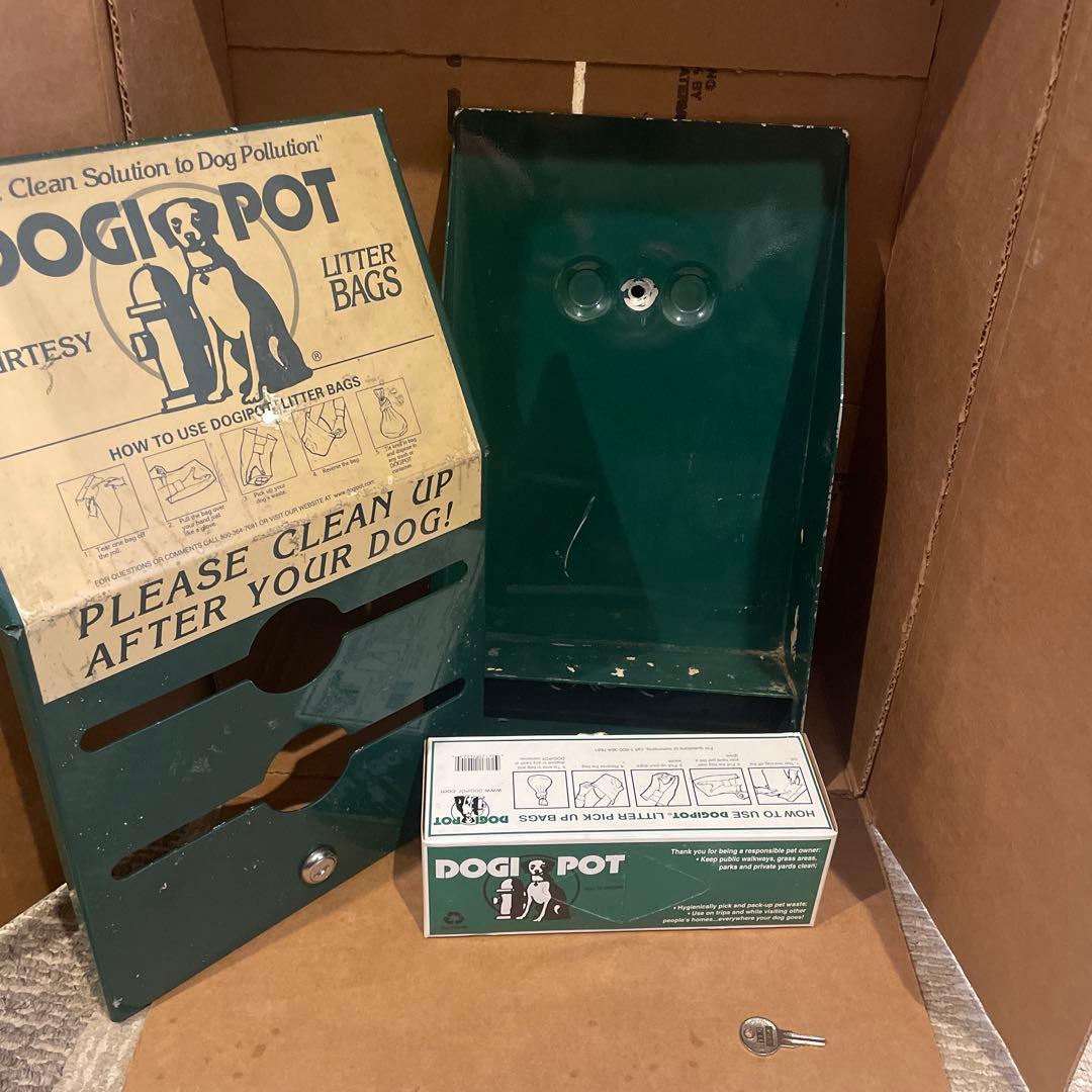 犬用散歩袋ディスペンサー　DOGI POT （1994年製）2