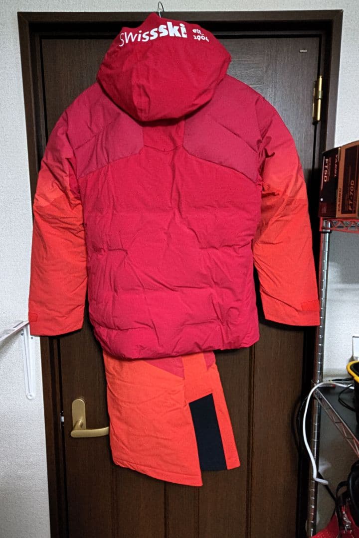 スキーウェア上下セットM表記ですがL相当DESCENTE Swiss SIO