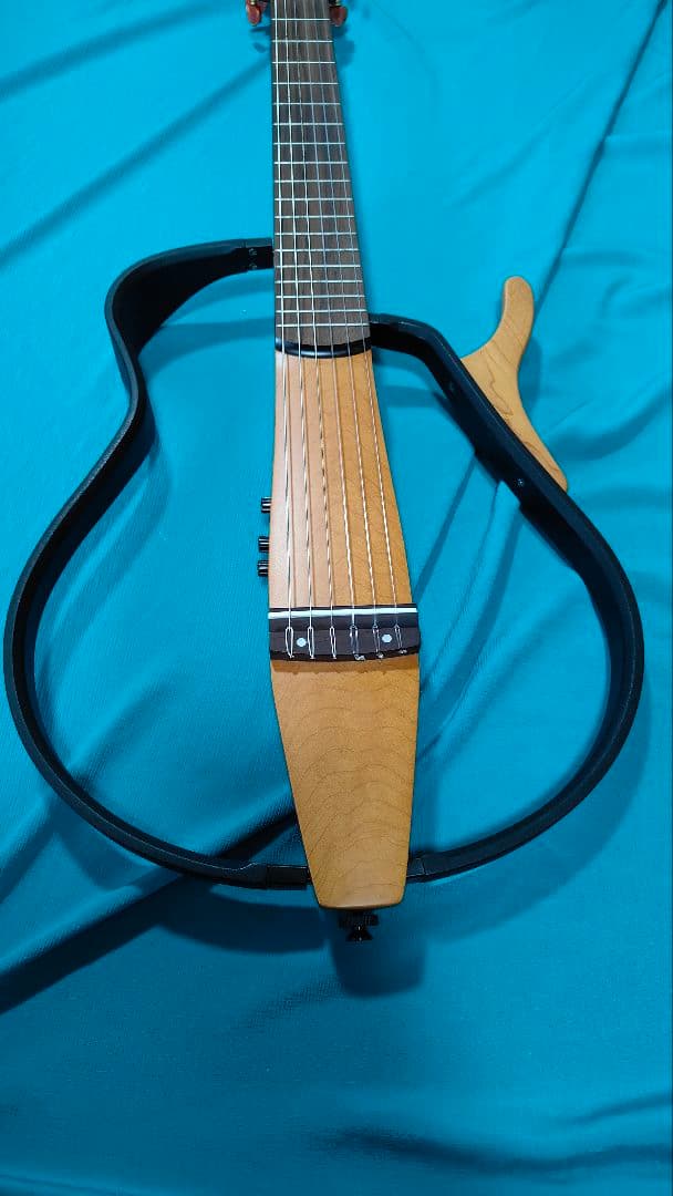 ヤマハ サイレントギターケース付き状態 良好