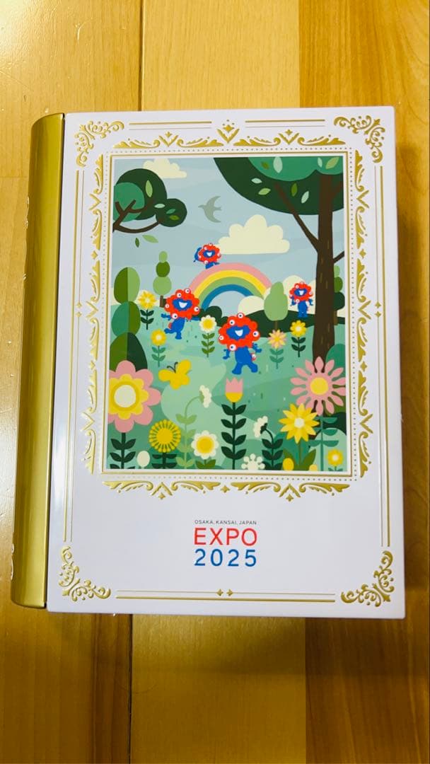 EXPO 2025 大阪関西万博　ミャクミャク　本　ブック　缶　BOOK型缶