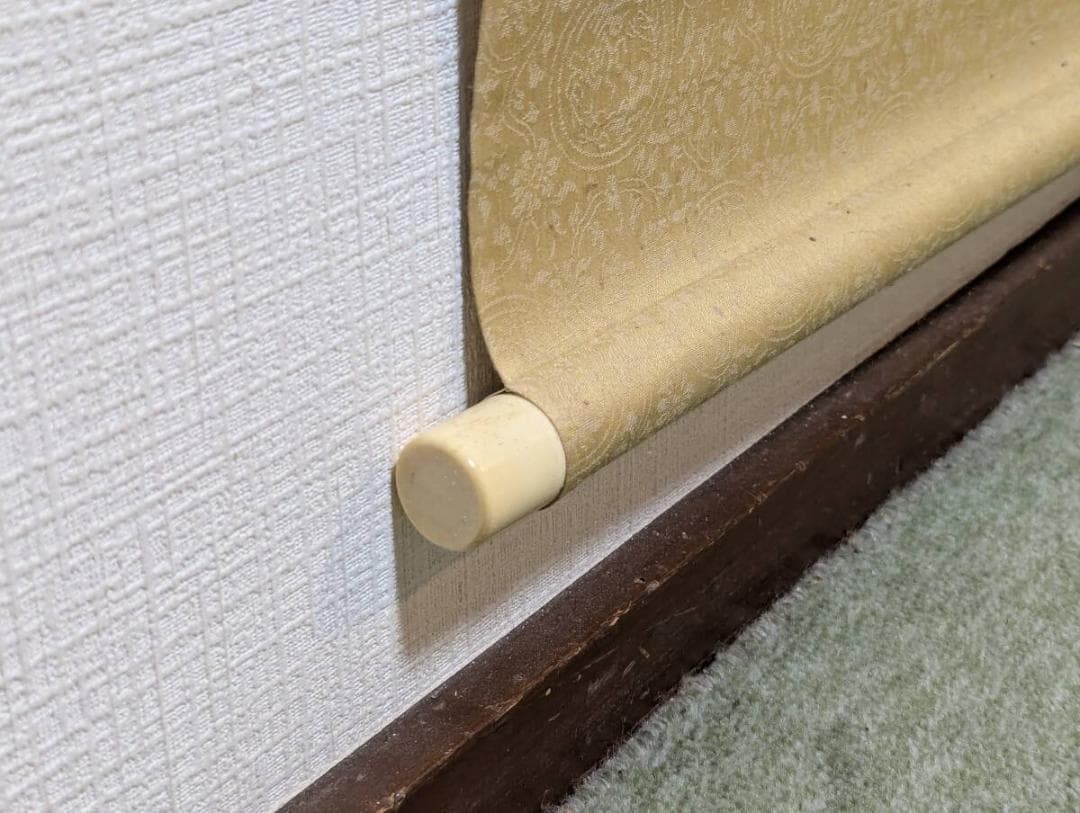 【真作】掛軸　初冬　優雅な花鳥画で季節を彩る　繊細な筆致　共箱入　T179