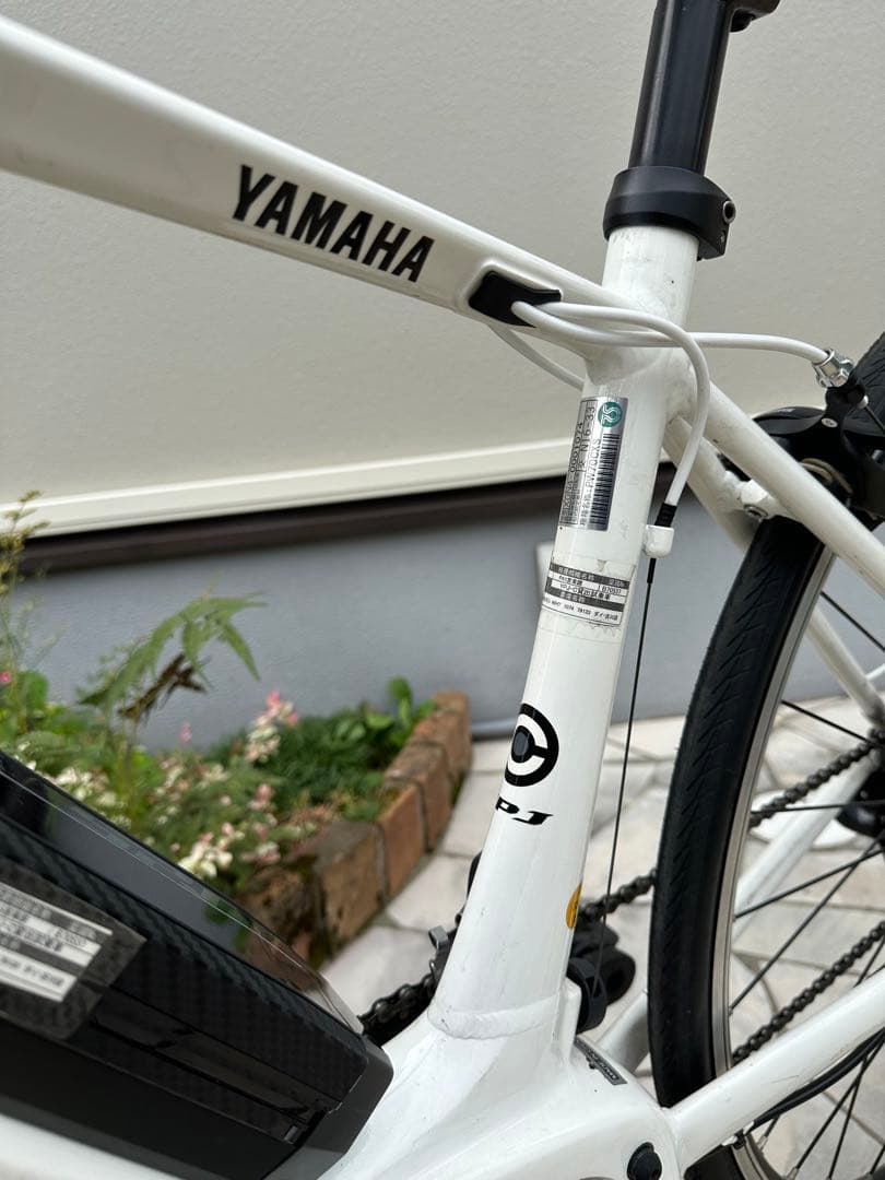 電動アシスト自転車　クロスバイクYPJ-C 2台THULEサイクルキャリア2台