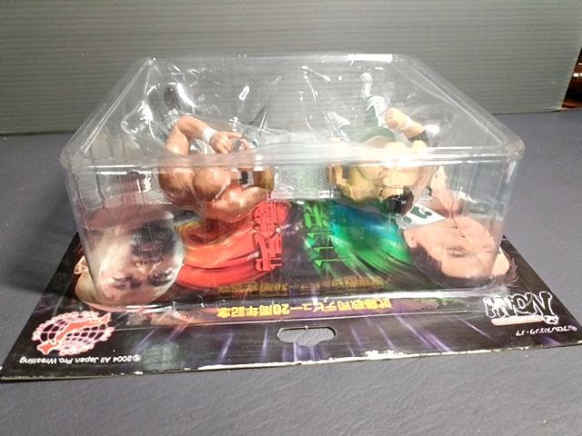 サイン付き 新品 武藤敬司 三沢光晴 フィギュアセット デビュー20周年記念限定