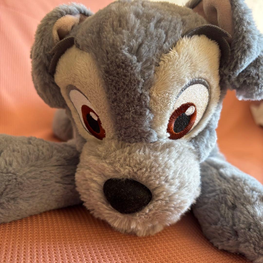 タグ付きディズニーストア　わんわん物語　トランプ　寝そべりぬいぐるみ