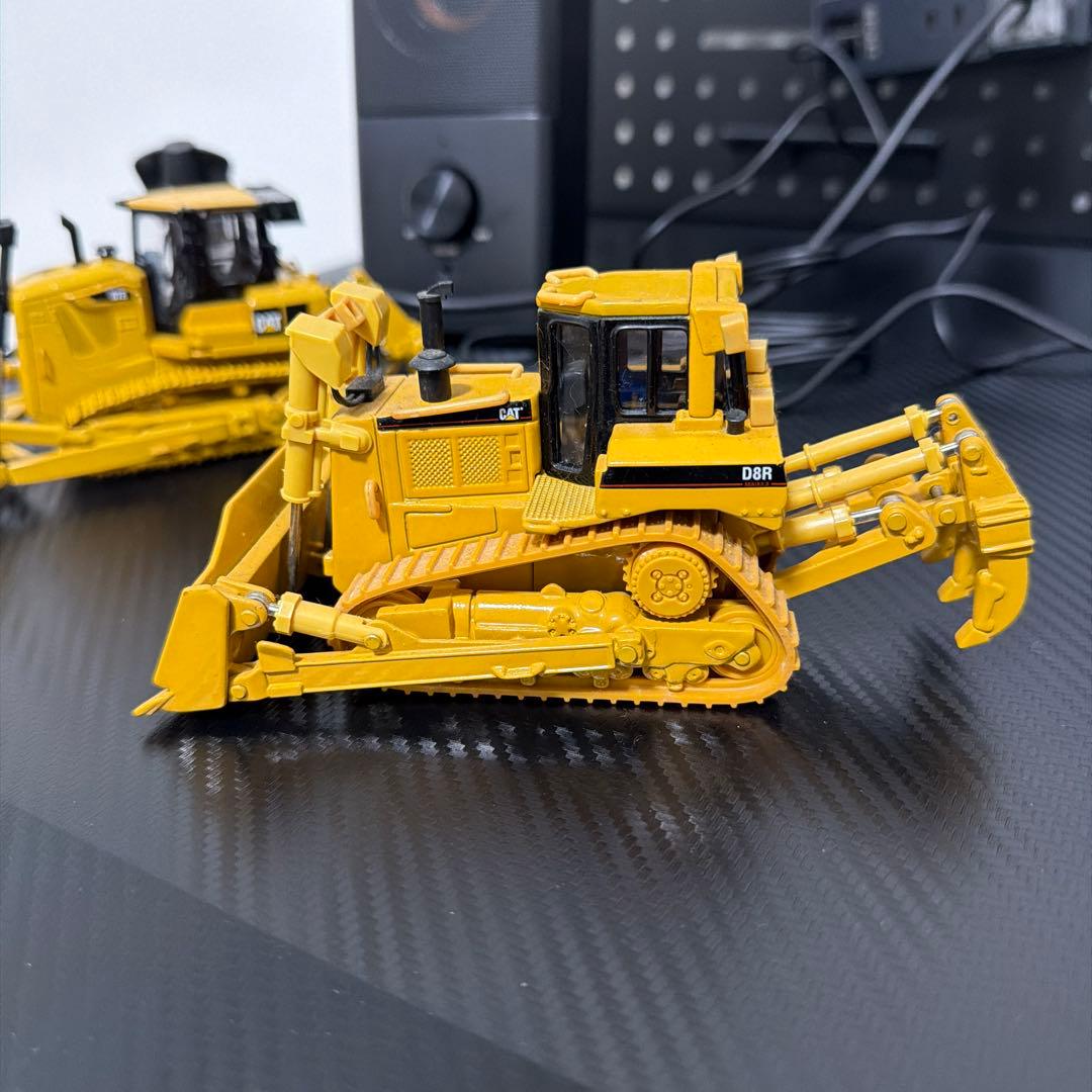 重機CATERPILLAR D8R イエロー