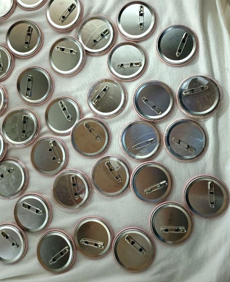 すとぷり　莉犬　缶バッチ　アニマル缶バッチ　あにまる缶バッチ