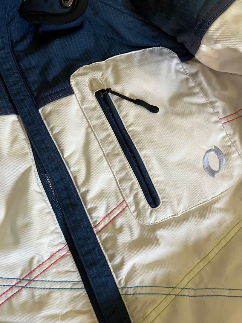 ONYONE オンヨネスキーウェア 上下フード付き ホワイトネイビー/レッド