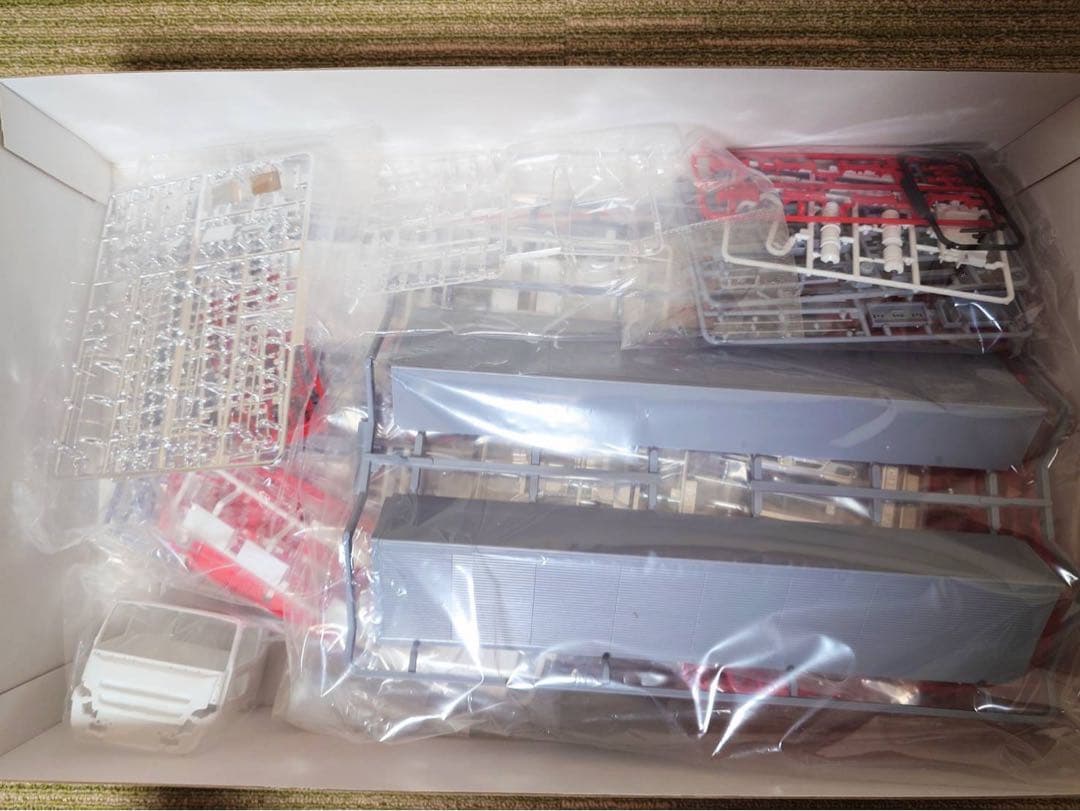 アオシマ1/32プラモデル三菱ふそう '10 スーパーグレートFS ハイウイング