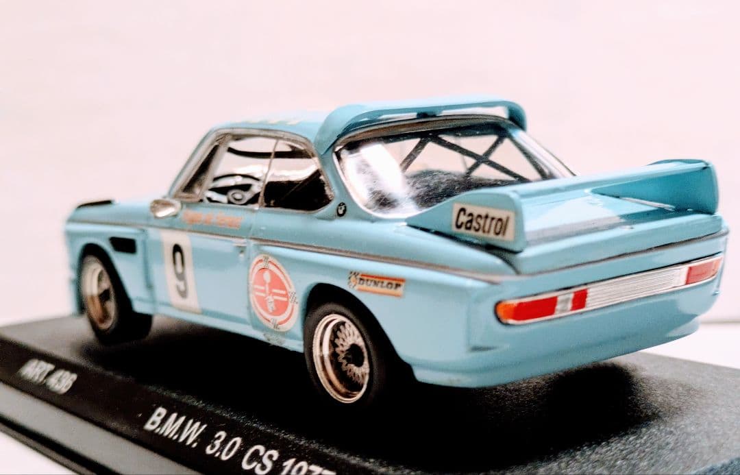 貴重もの、 ３.０ＣＳ レーシング１９７７年式DetailCars１/43