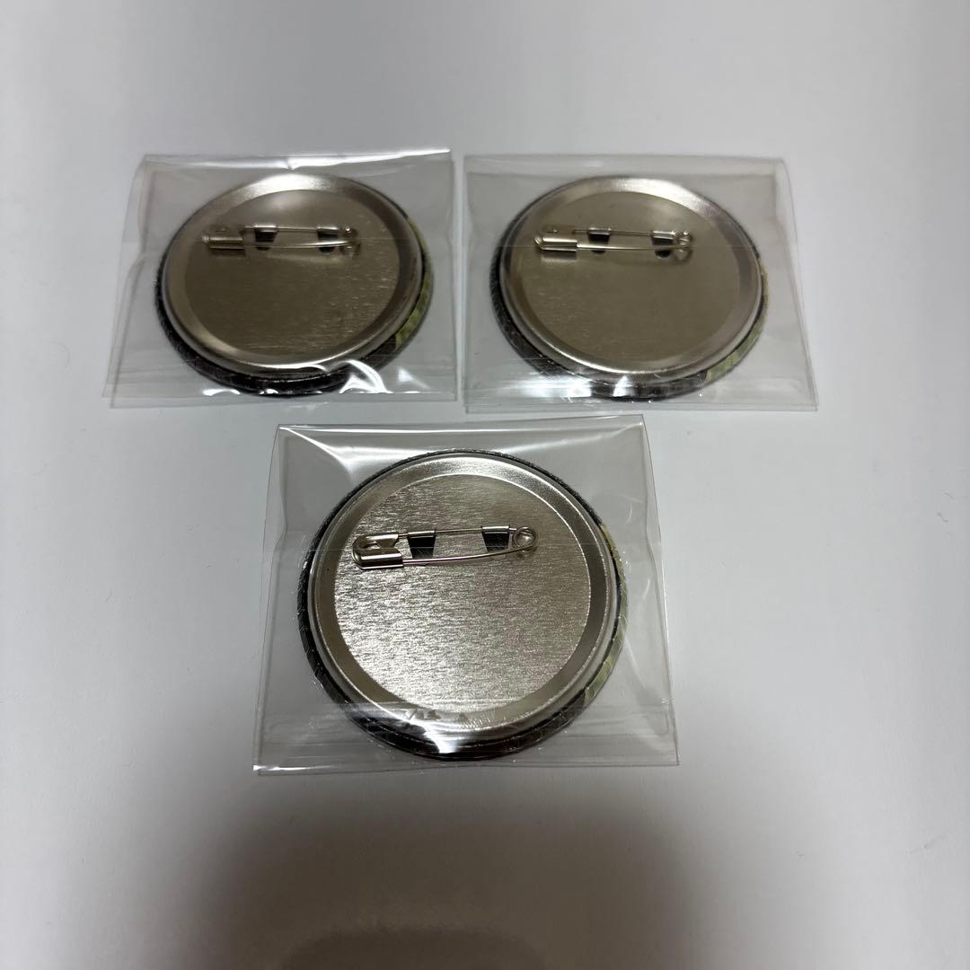 進撃の巨人　attack 音 体感2 缶バッジ　ベルトルト