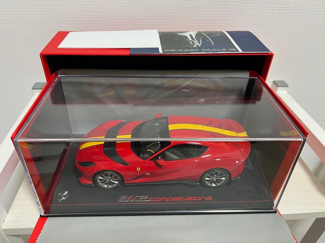 Ferrari 812 Competizione ミニカー 1/18 BBR
