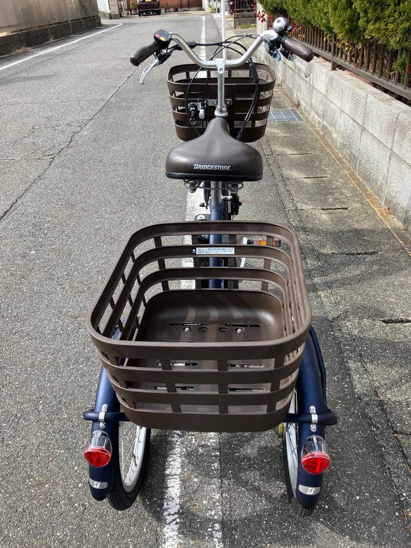 ブリヂストン　ラクットワゴン 電動アシスト三輪車