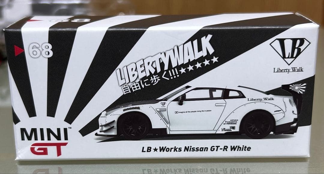 MINIGT 1/64 LBWK ニッサン GT-R R35