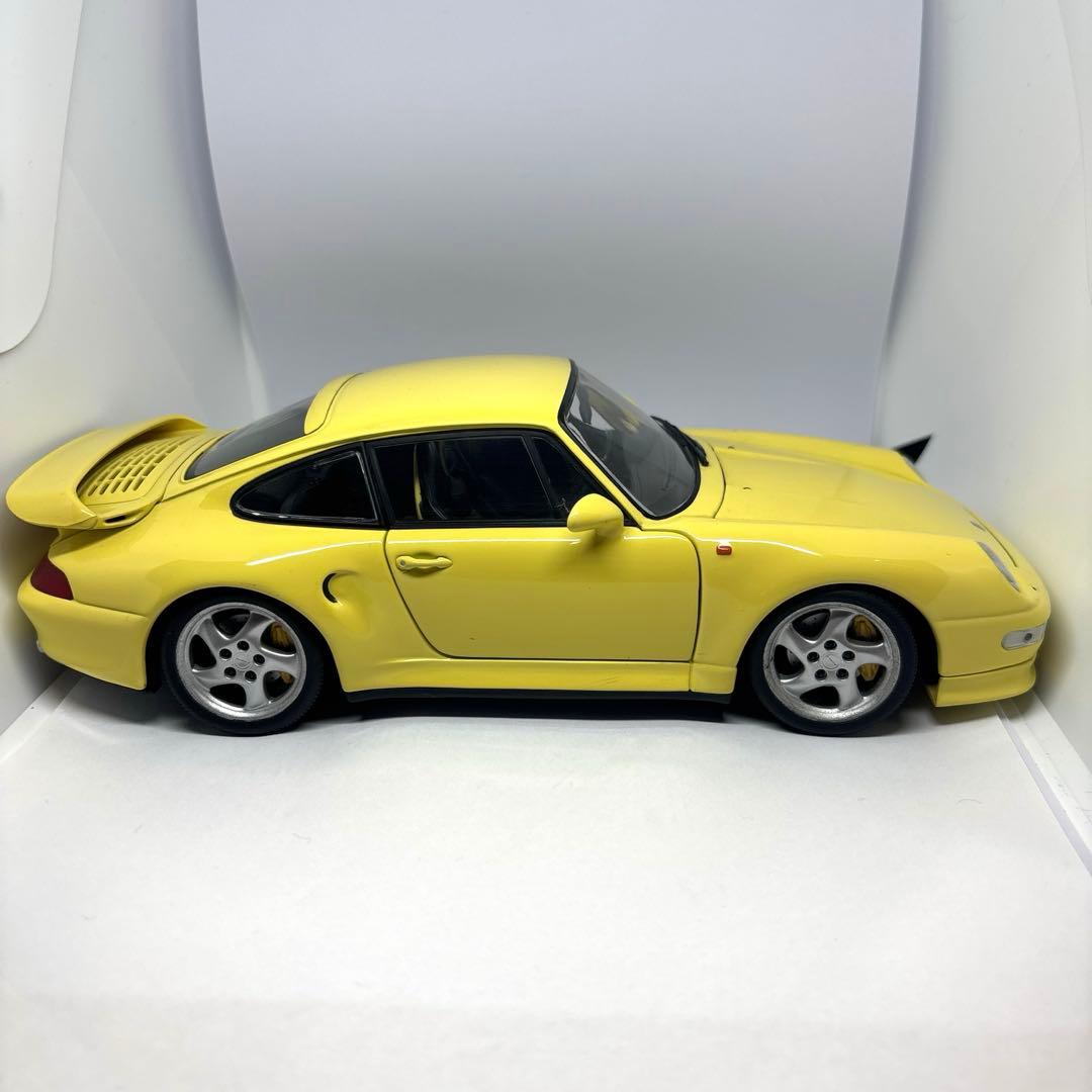 UTモデルズ ポルシェ 911 ターボS 1/18 ミニカー 絶版品