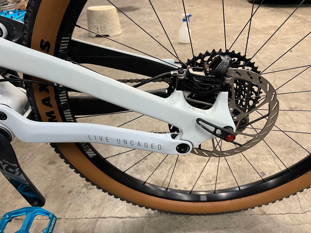 YT Jeffsy 29erフルサス フルカーボン boost規格 (送料無料)