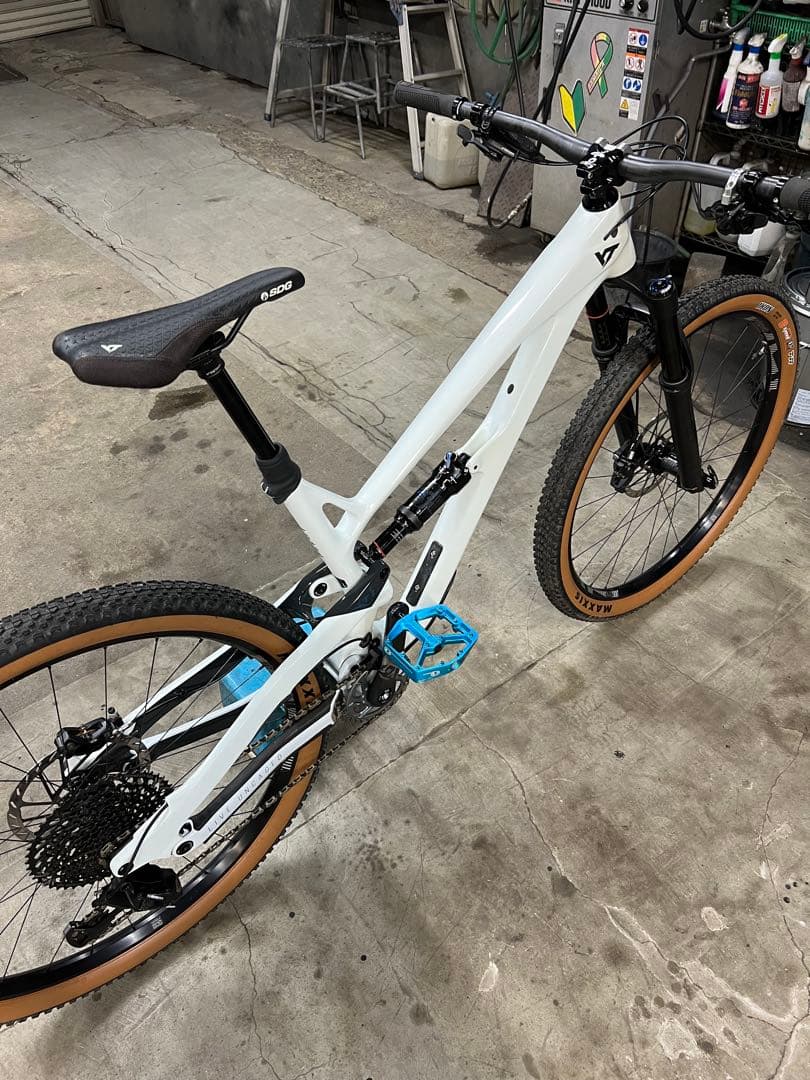 YT Jeffsy 29erフルサス フルカーボン boost規格 (送料無料)