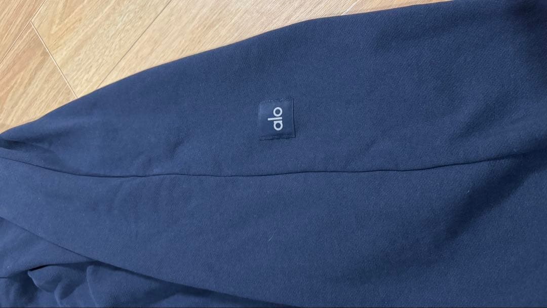 alo ボトムス