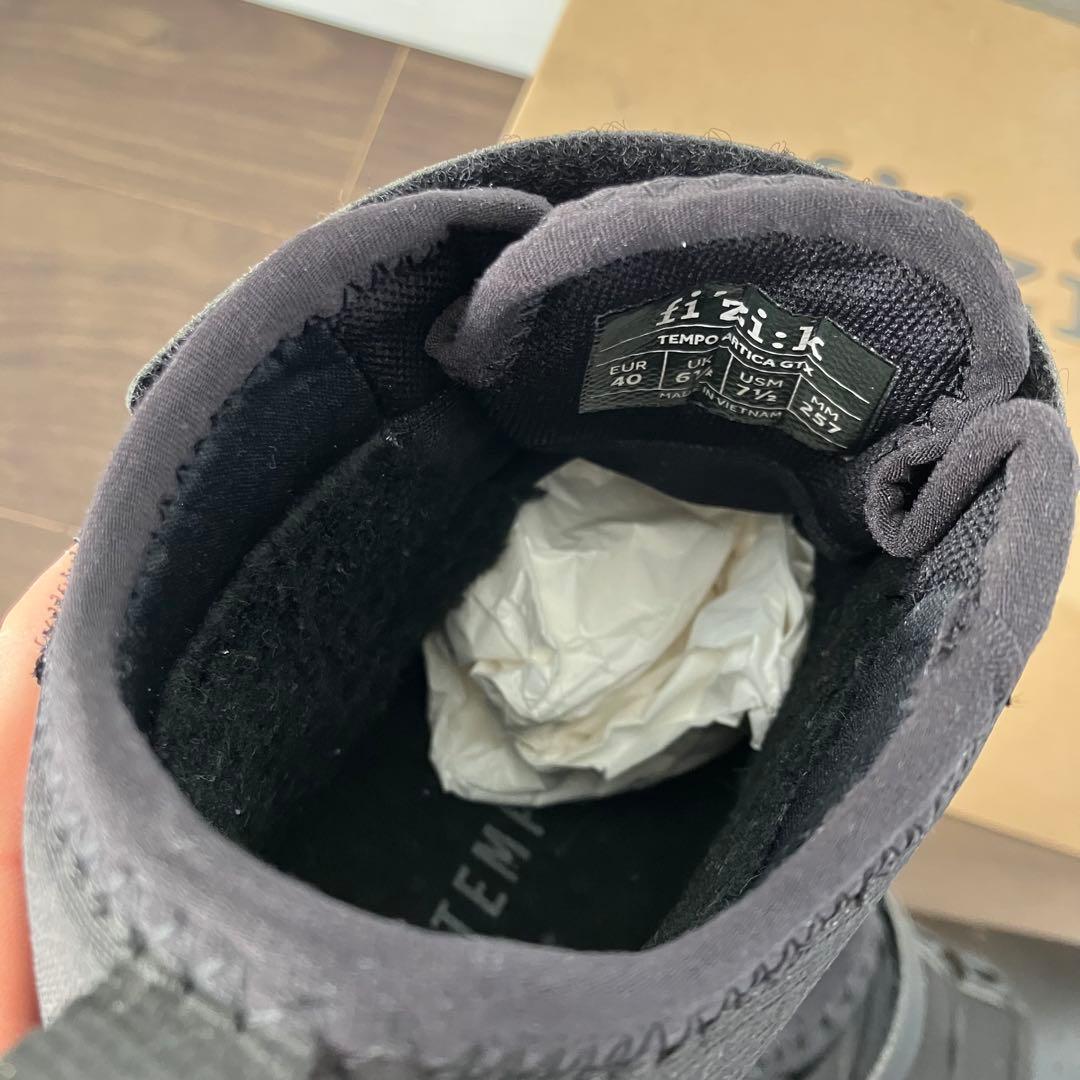 フィジークfizik tempo Artica gtx 40EU ブラック冬用