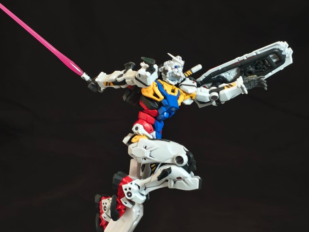 白いガンダム ジークアクス guuuuuux ガンダム シャア HG ガンプラ