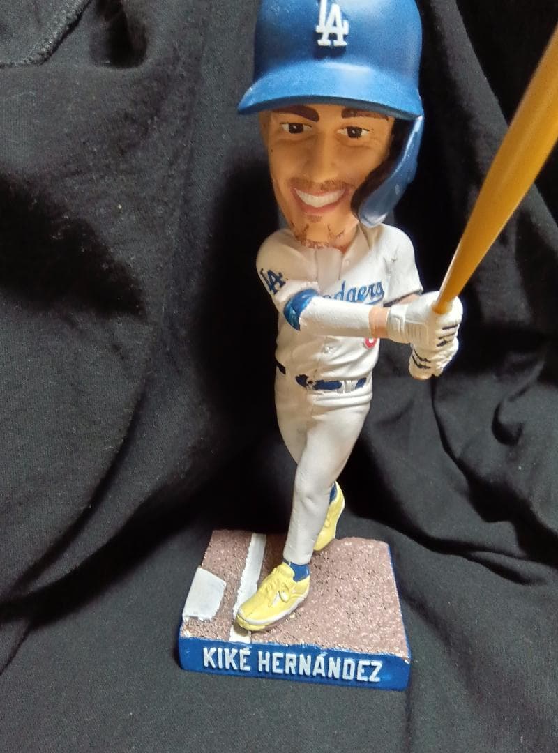 値下　キケ　ヘルナンデス　ボブルヘッド 　人形