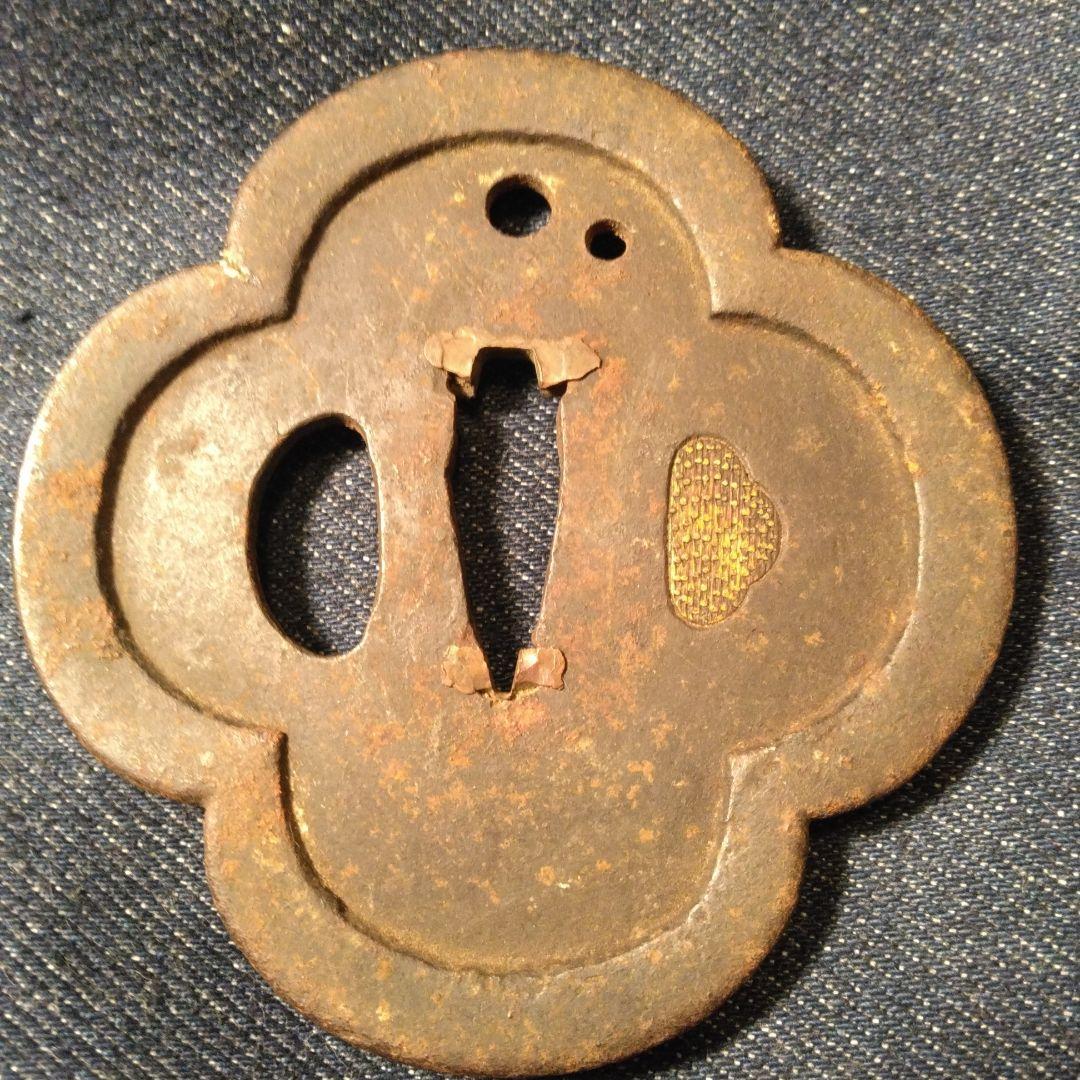 古い刀の花形 鉄製 鍔(つば) 骨董　刀　文鎮