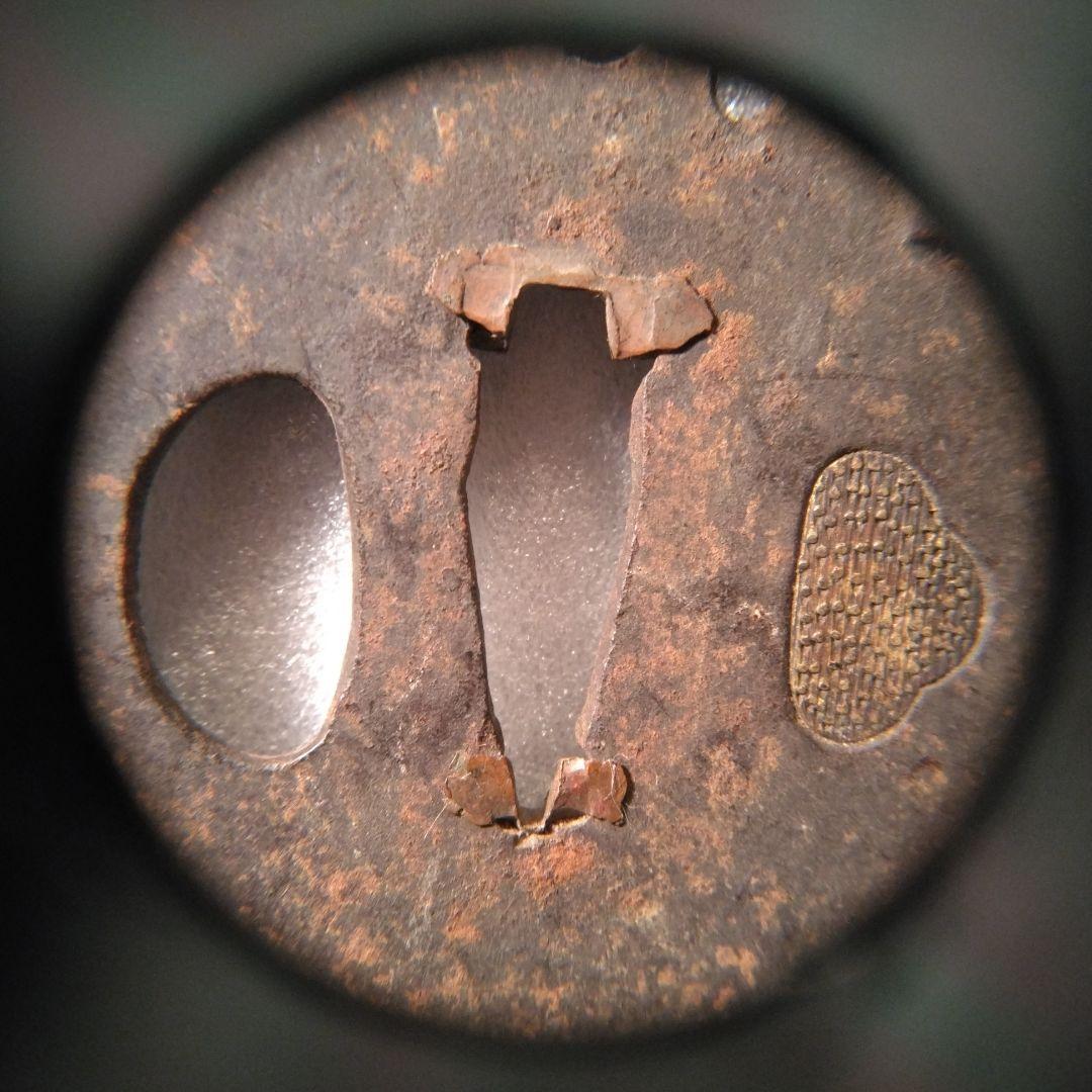 古い刀の花形 鉄製 鍔(つば) 骨董　刀　文鎮