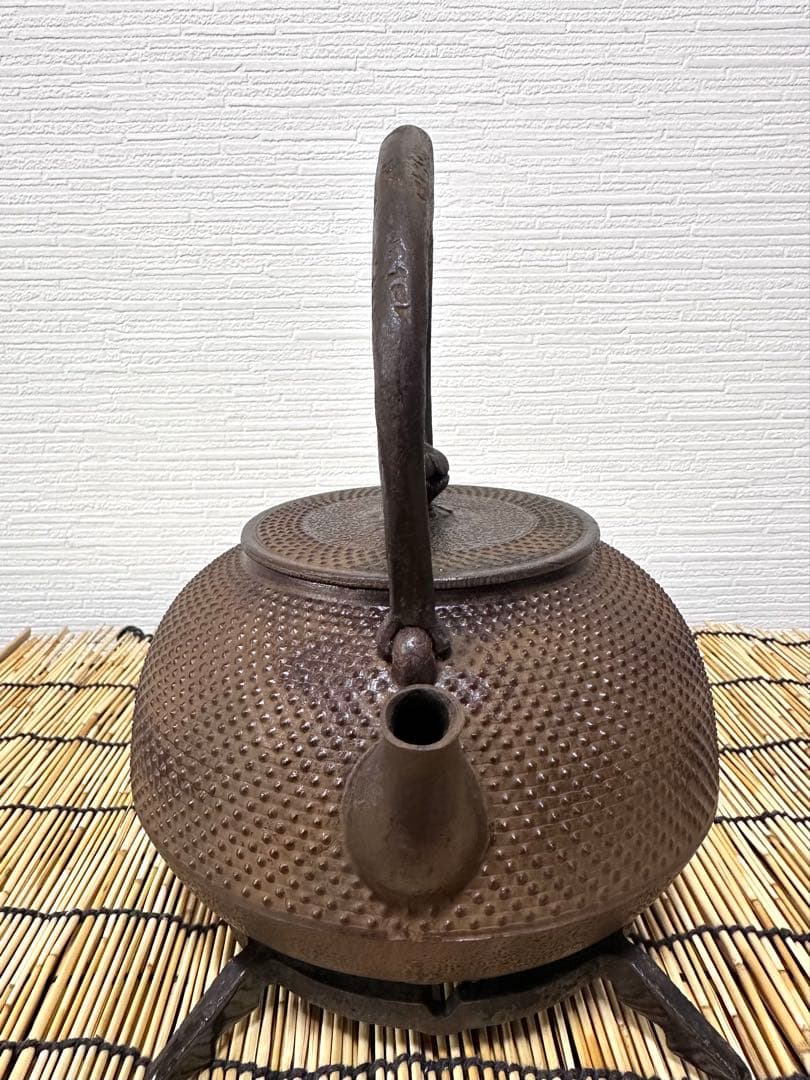 未使用品、栞付　南部徳秀　佐藤 徳秀造 南部形アラレ　南部鉄瓶　南部鉄器