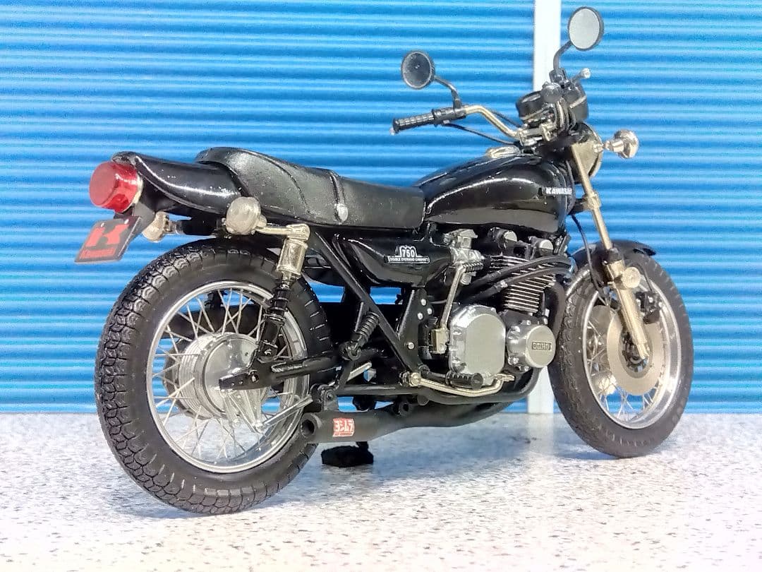 ミニカー1/18 マルサン鉄馬 KAWASAKI ZⅡ カスタム 黒豆仕様