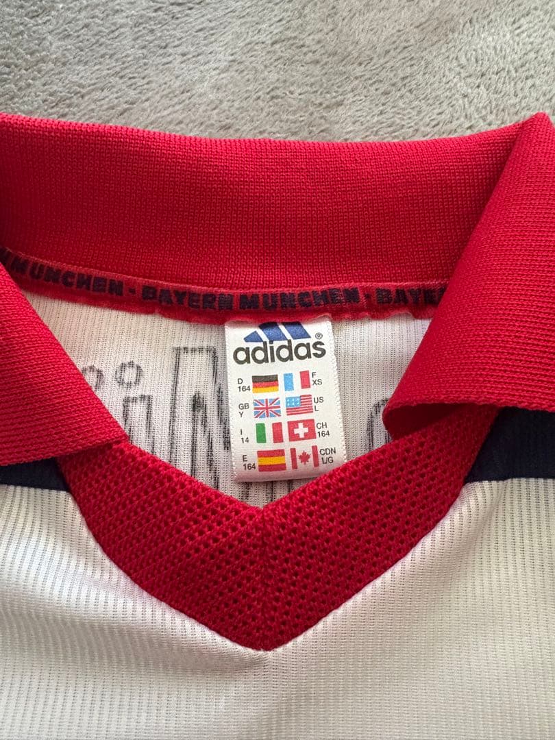 バイエルン　サッカーユニフォームadidas 90s ヴィンテージ　ユニセックス