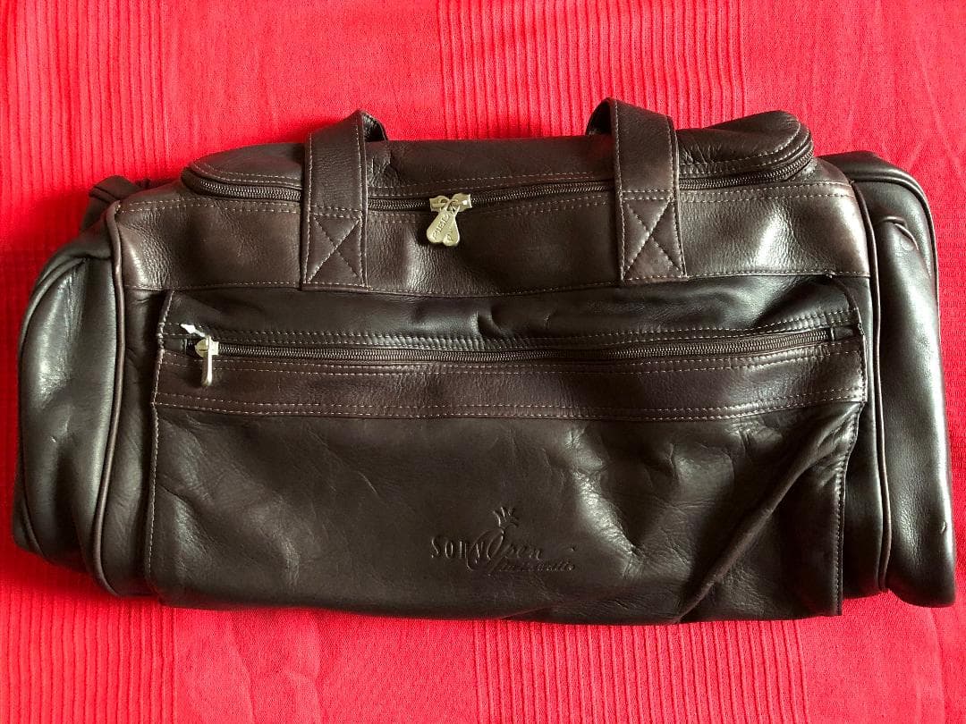 Piel Leatherのゴルフバッグ（Sony Openロゴ入り）