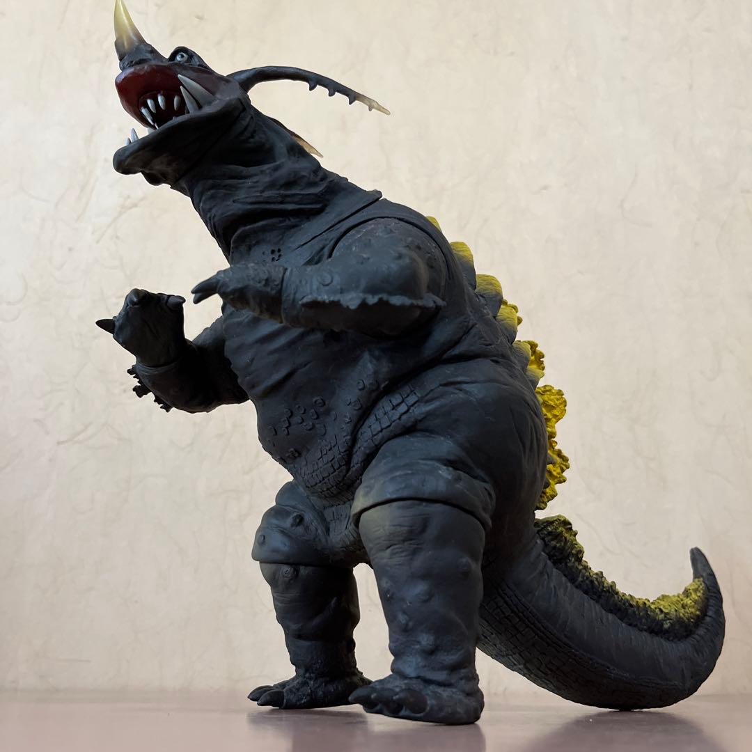 ⭐️希少・美品⭐️ウルトラ怪獣　ネロンガ　フィギュア　CCP 1988 円谷