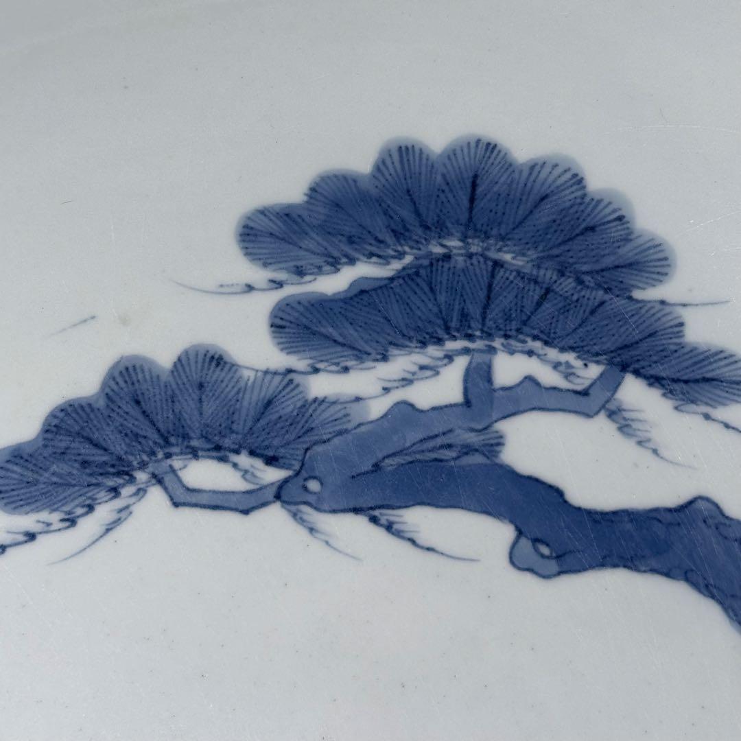 江戸後期　染付松竹梅大皿　後期鍋島　三方兜唐花文　高台櫛目文　桐箱付　34cm