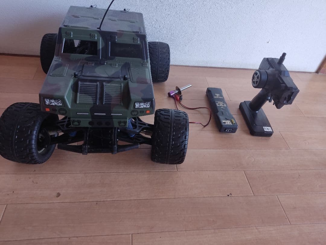 タミヤ 1/8 エンジンラジコン