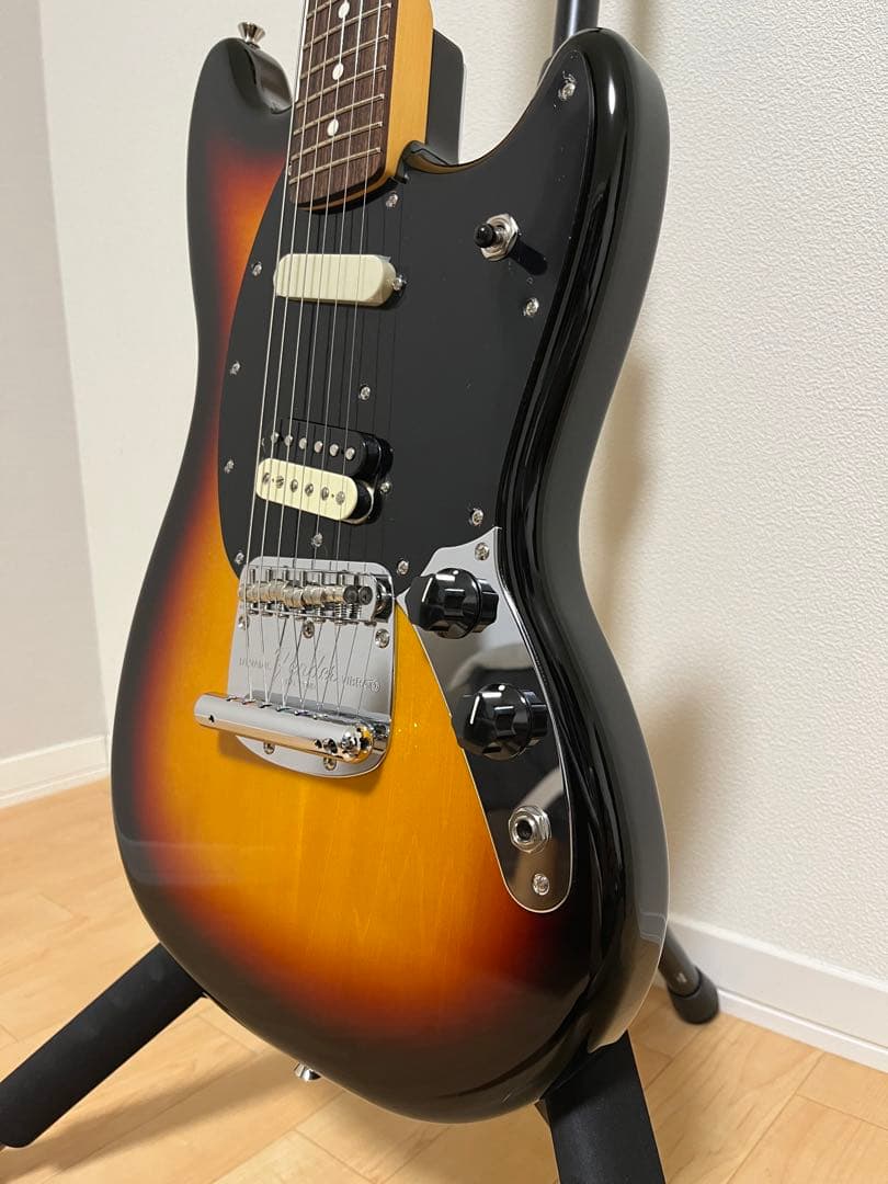 ギター Fender Mustang Limited Run Reverse Head