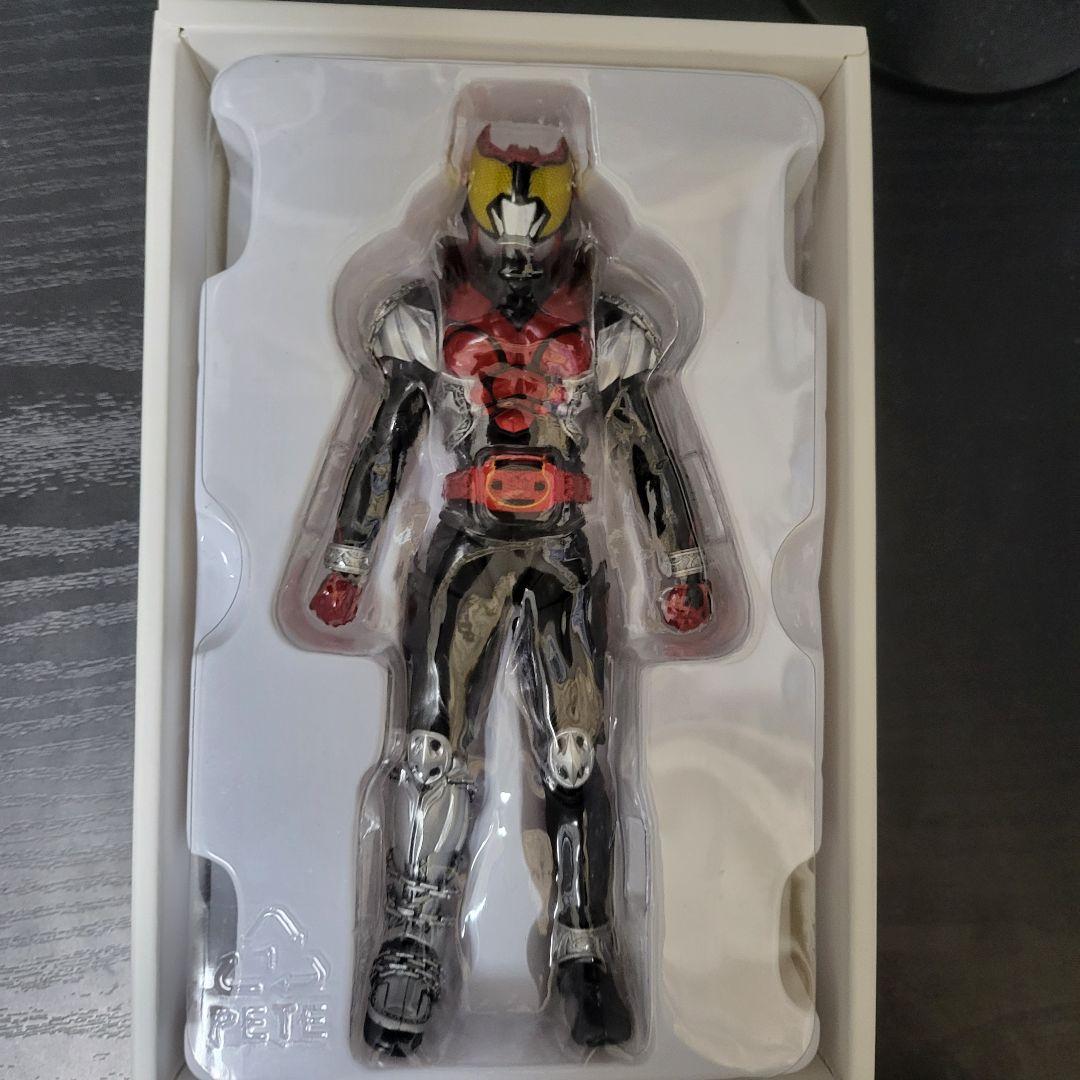 真骨彫　仮面ライダーキバ