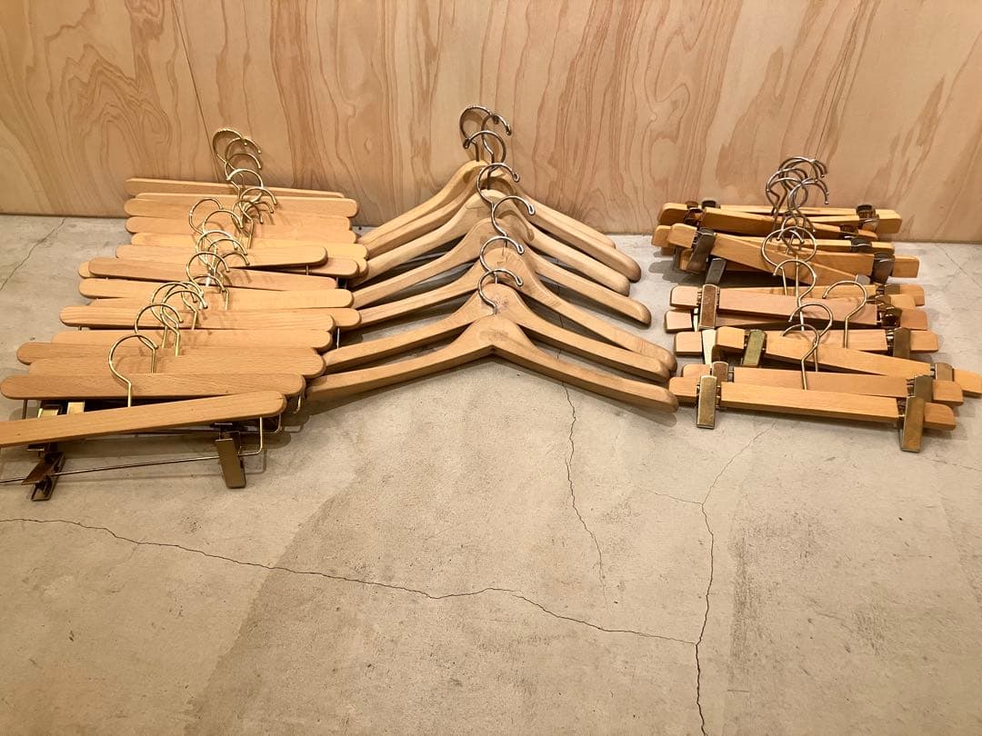 木製　ハンガーまとめて41本　パンツ、トップス用　　つやなし高級感あり＆つやあり
